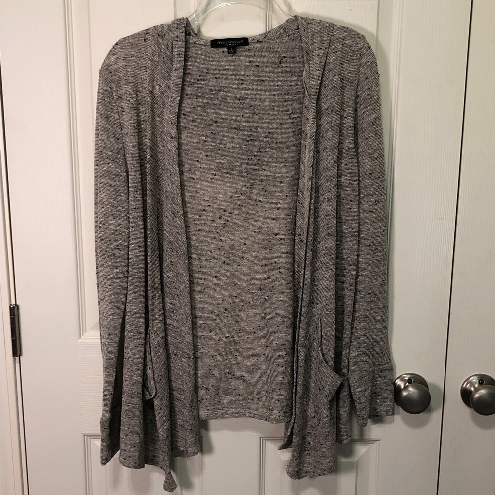 Green Envelope Women's Speckled Gray Cardigan